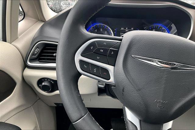 Used 2022 Chrysler Voyager LX image 19