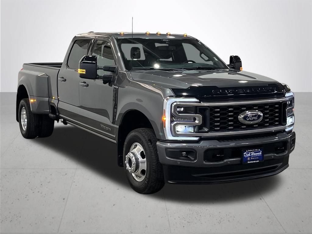 Certified 2026 Ford F350 Platinum AWD/4WD image 9