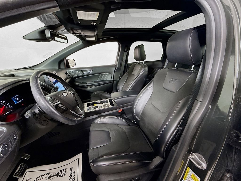 Certified 2022 Ford Edge ST w/ Equipment Group 401A image 9