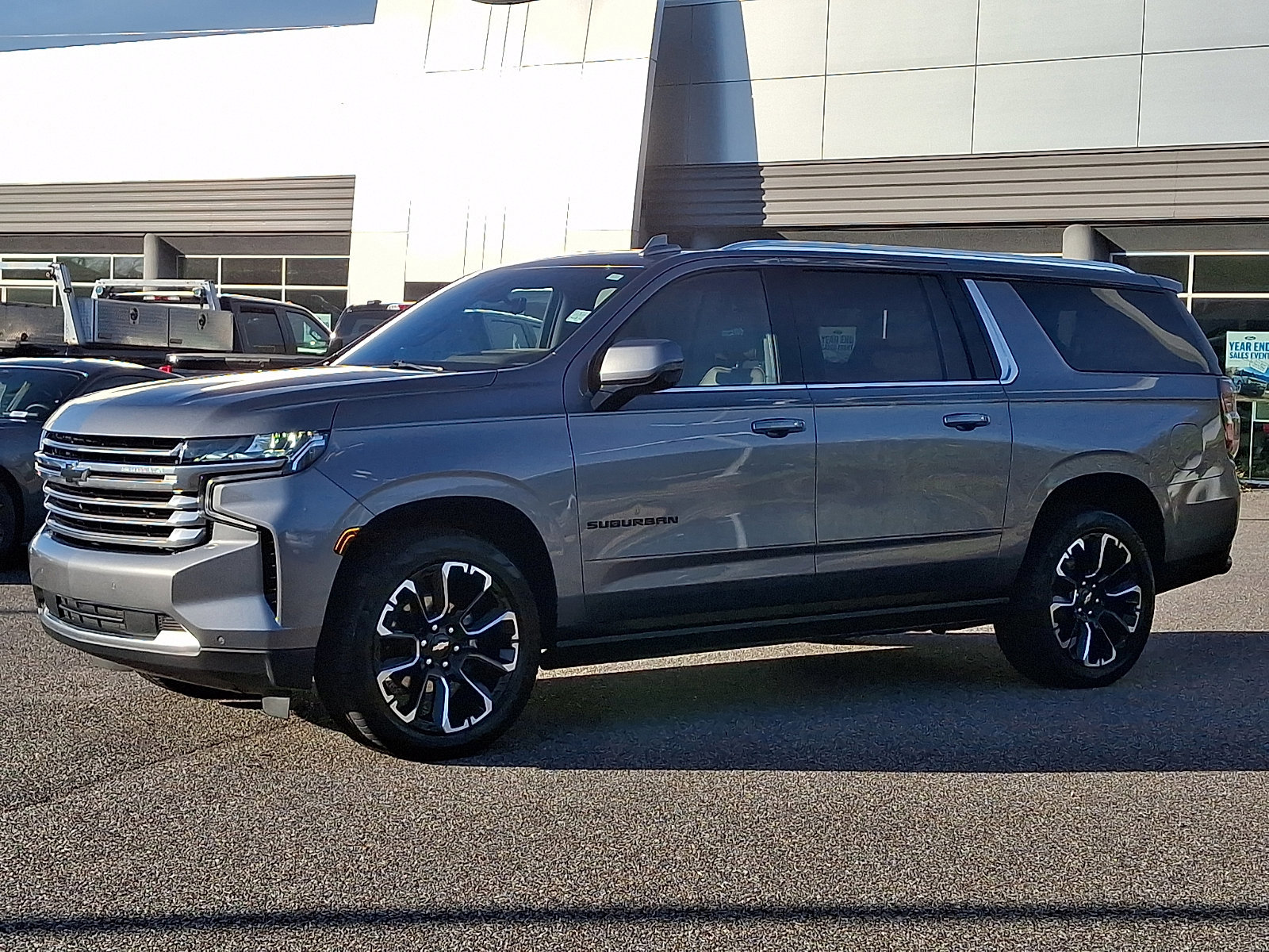 Used 2021 Chevrolet Suburban High Country image 2