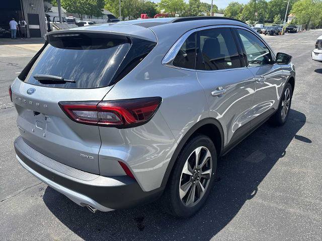 Certified 2024 Ford Escape Platinum AWD/4WD image 3
