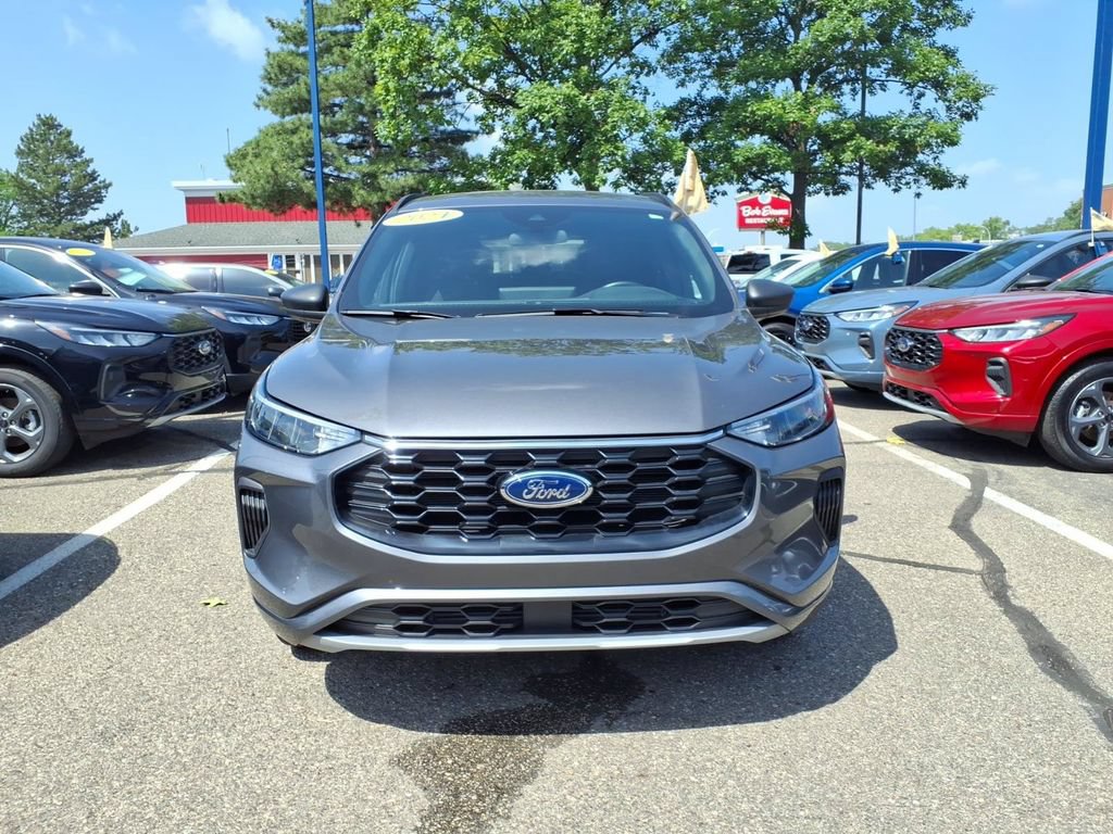 Certified 2024 Ford Escape ST-Line w/ Tech Pack #1 AWD/4WD image 3