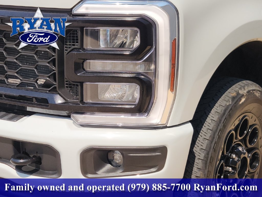 Certified 2025 Ford F250 XLT w/ Black Appearance Package AWD/4WD image 6