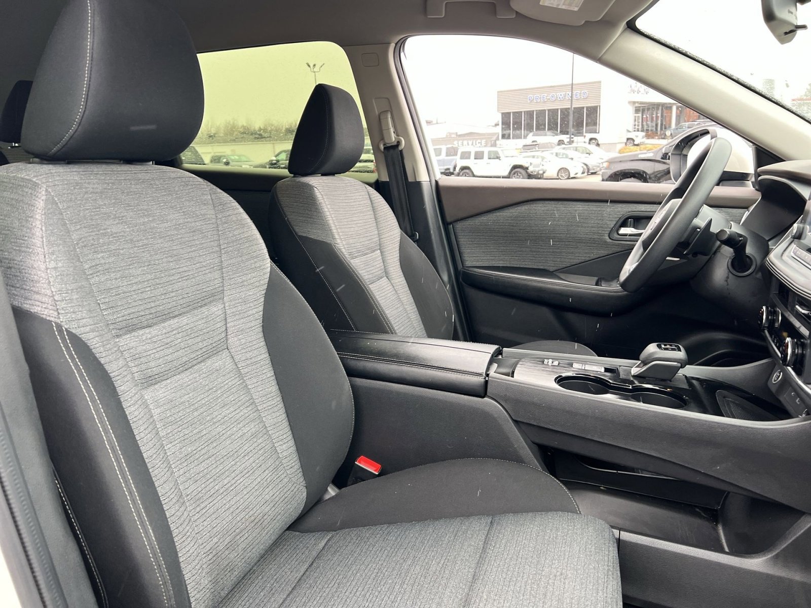 Used 2023 Nissan Rogue SV image 25