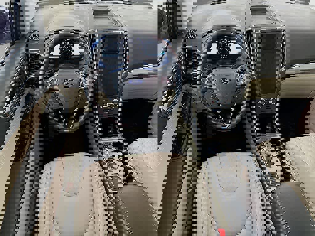 Certified 2024 Ford Edge Titanium image 13