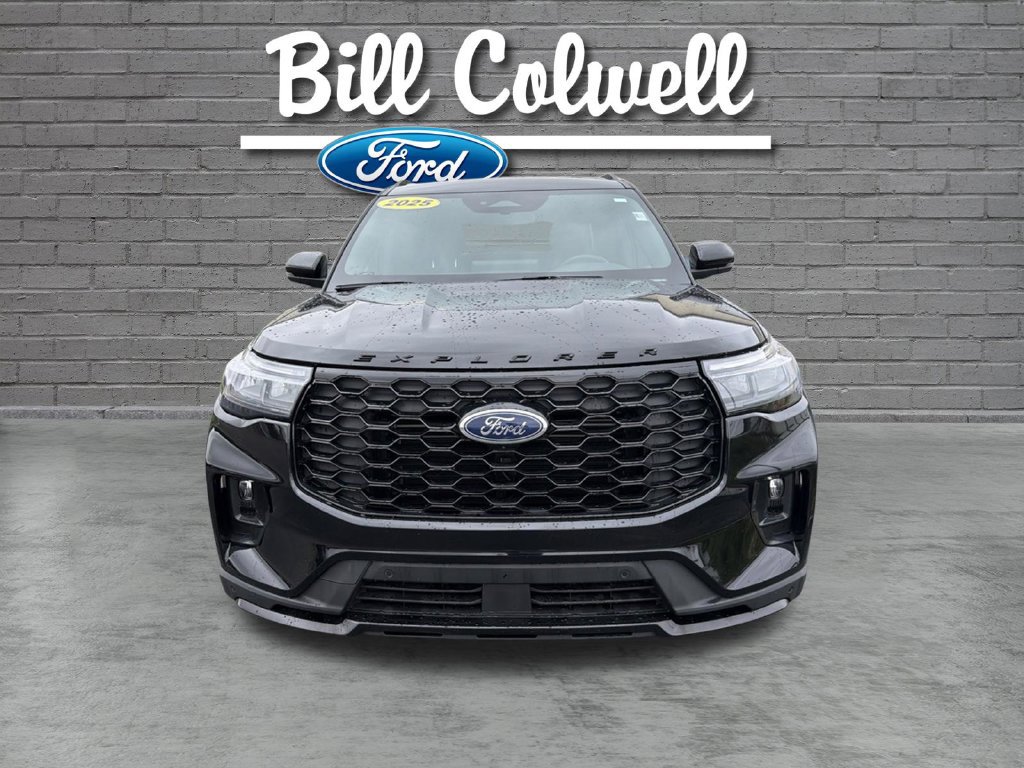 Certified 2025 Ford Explorer ST-Line AWD/4WD image 10