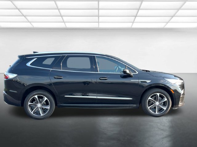 Used 2023 Buick Enclave Essence w/ LPO, Touring Package FWD image 4