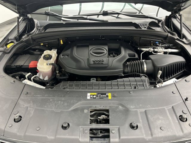 Used 2021 Jeep Grand Cherokee L Overland w/ Luxury Tech Group IV AWD/4WD image 32