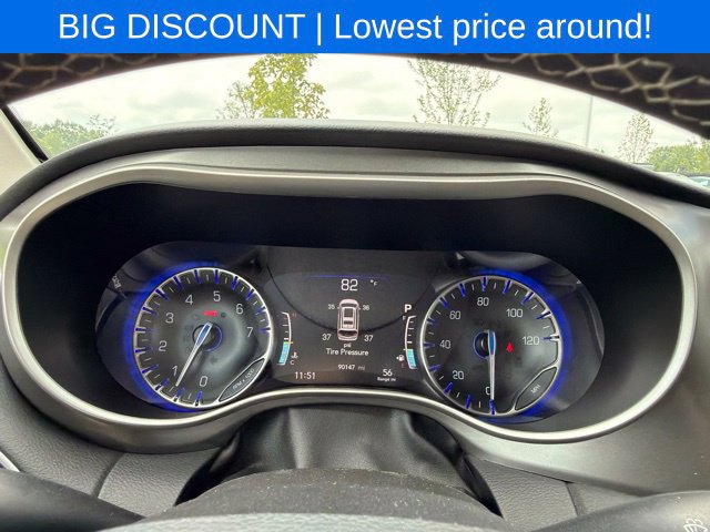 Used 2023 Chrysler Pacifica Touring-L FWD image 56