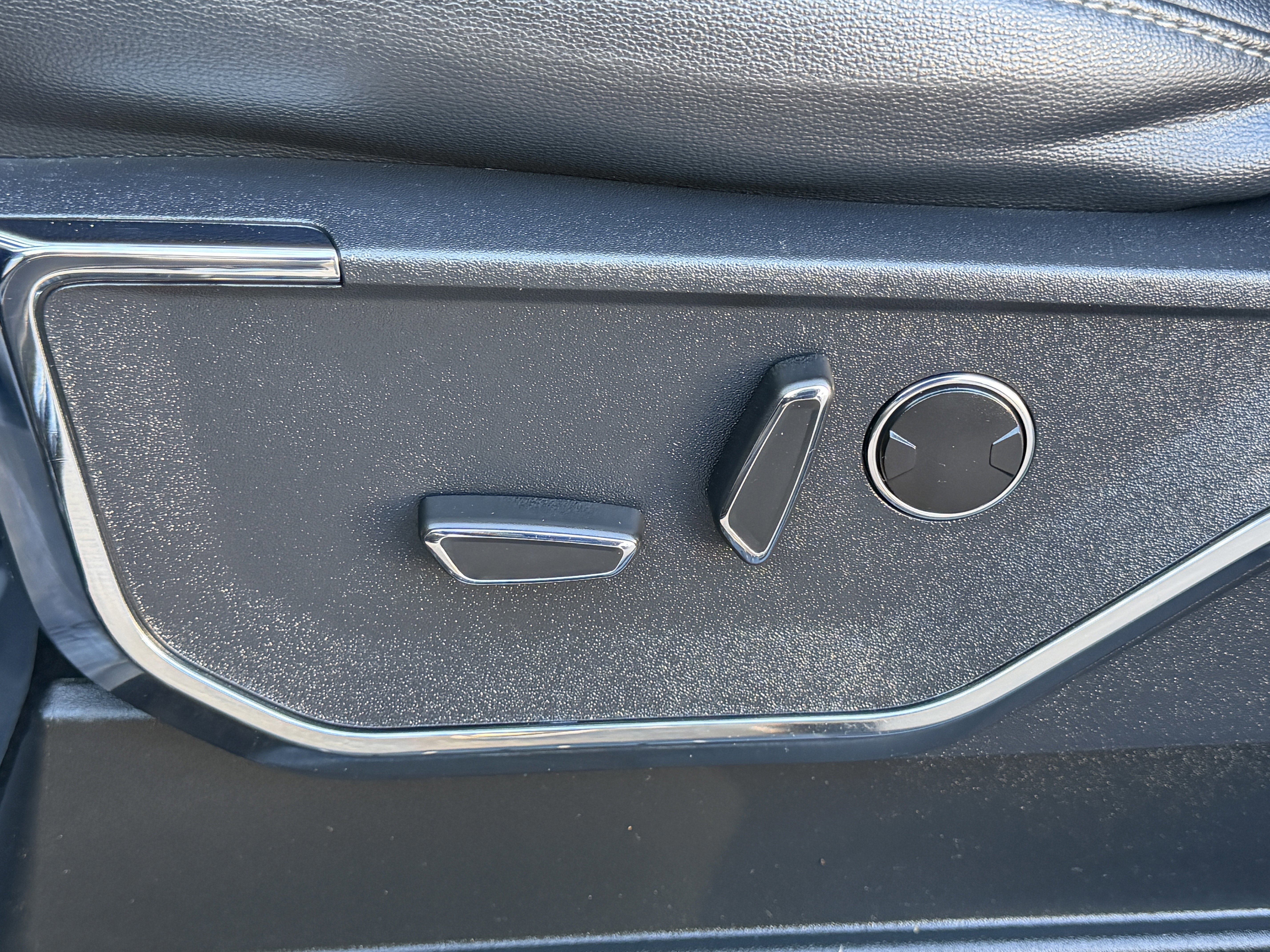 Certified 2023 Ford F150 Lariat w/ Equipment Group 502A High image 13