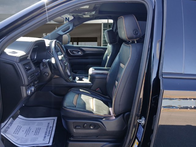 Used 2023 GMC Yukon XL AT4 w/ AT4 Premium Plus Package AWD/4WD image 9