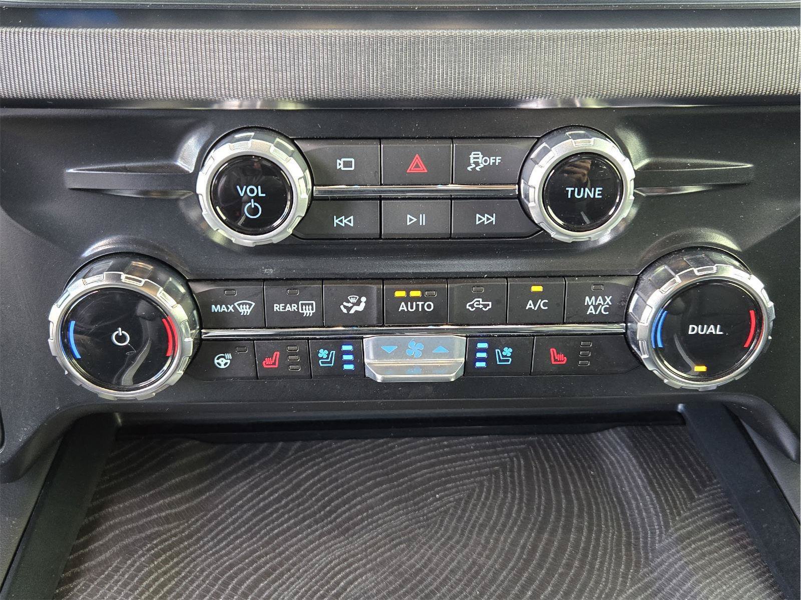 Certified 2025 Ford F350 Platinum AWD/4WD image 18