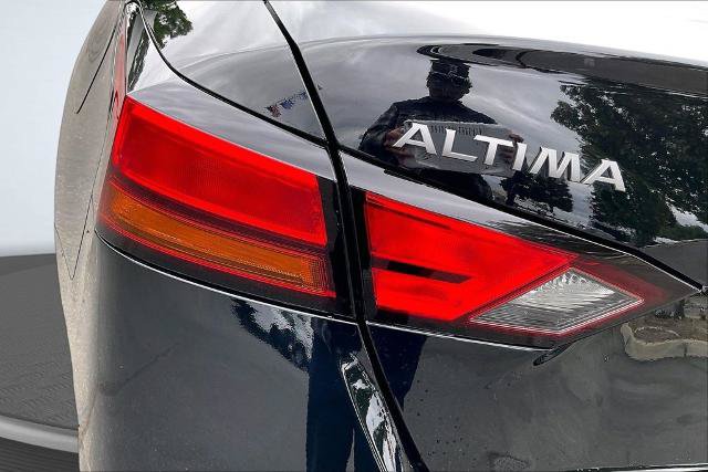 Used 2025 Nissan Altima 2.5 SV FWD image 30