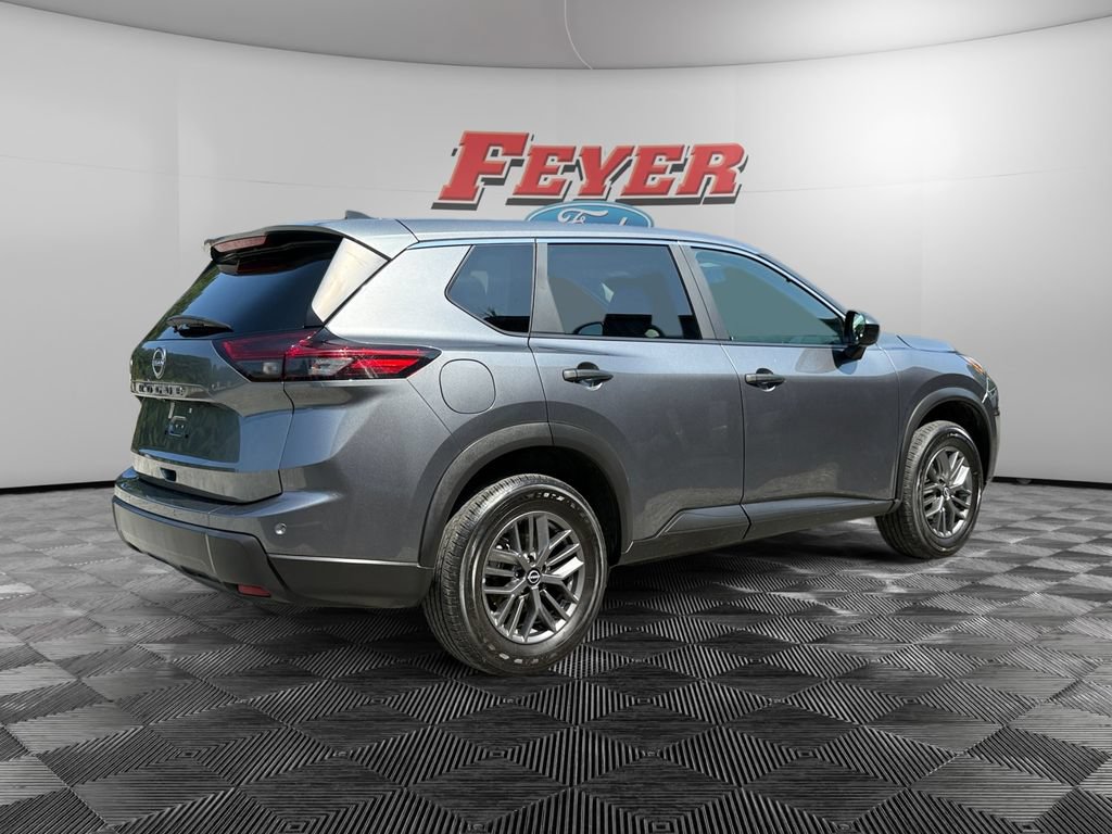 Used 2024 Nissan Rogue S FWD image 5