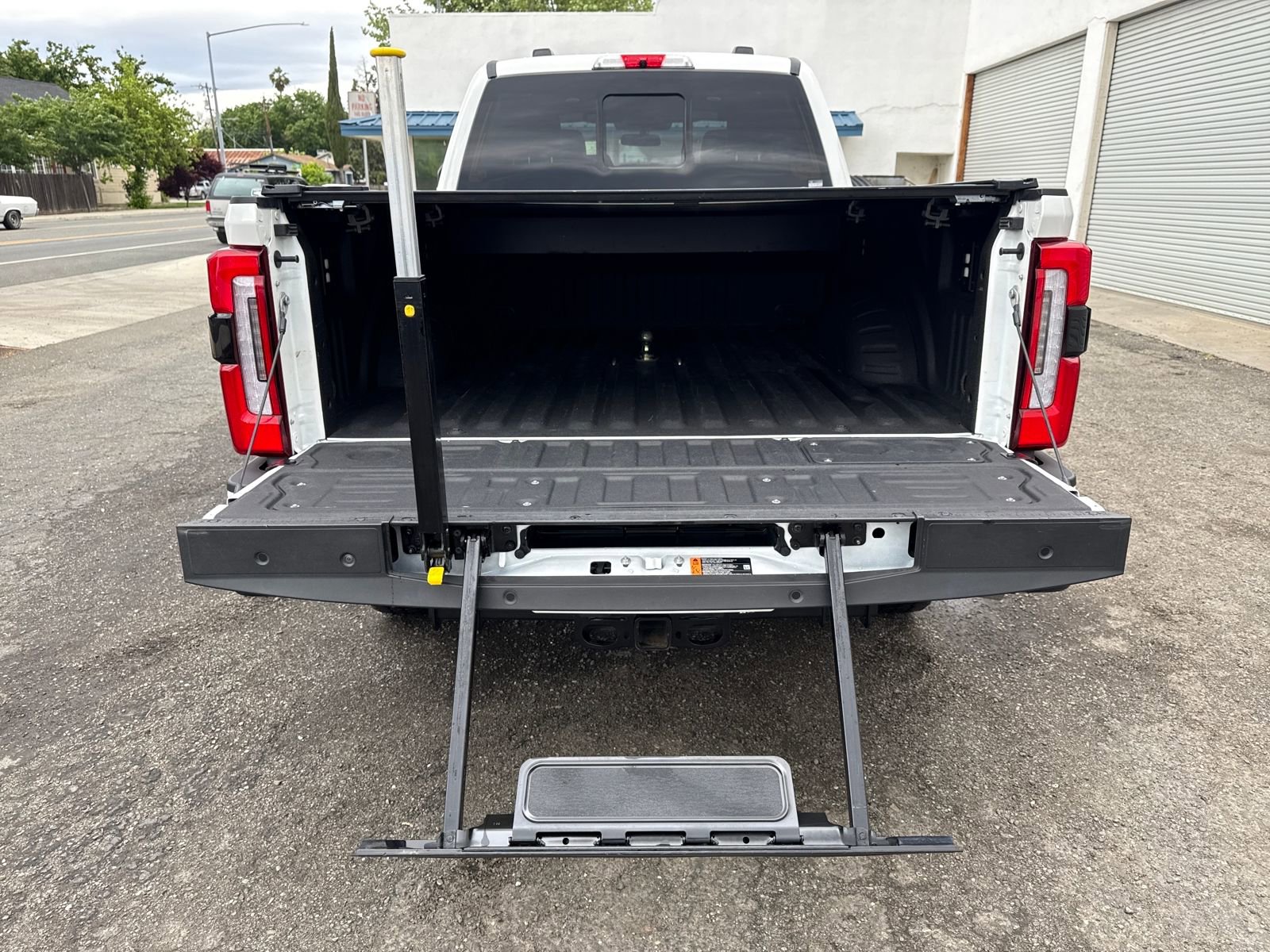 Certified 2024 Ford F350 Platinum w/ FX4 Off-Road Package image 23