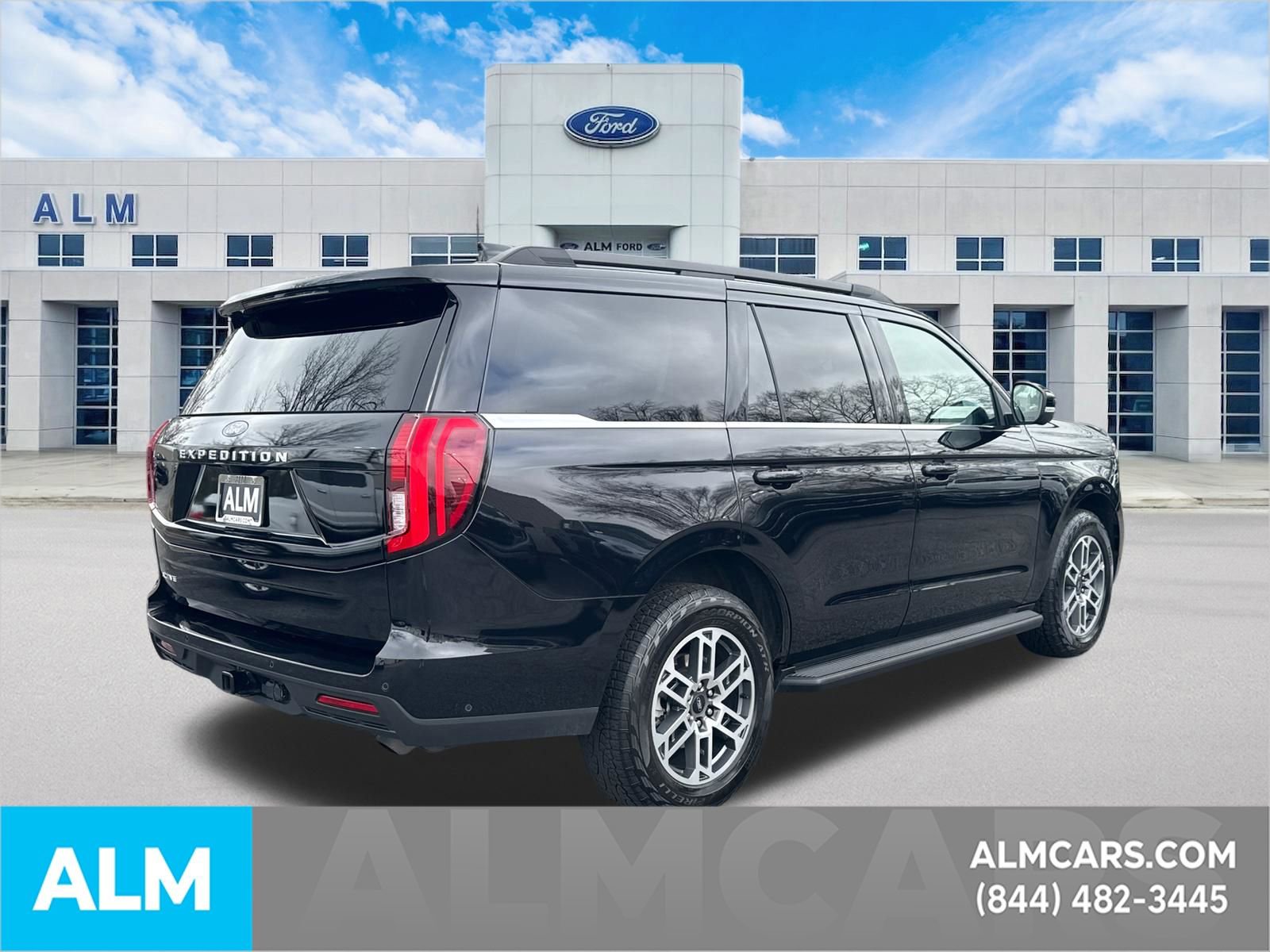 Certified 2025 Ford Expedition Active AWD/4WD image 5