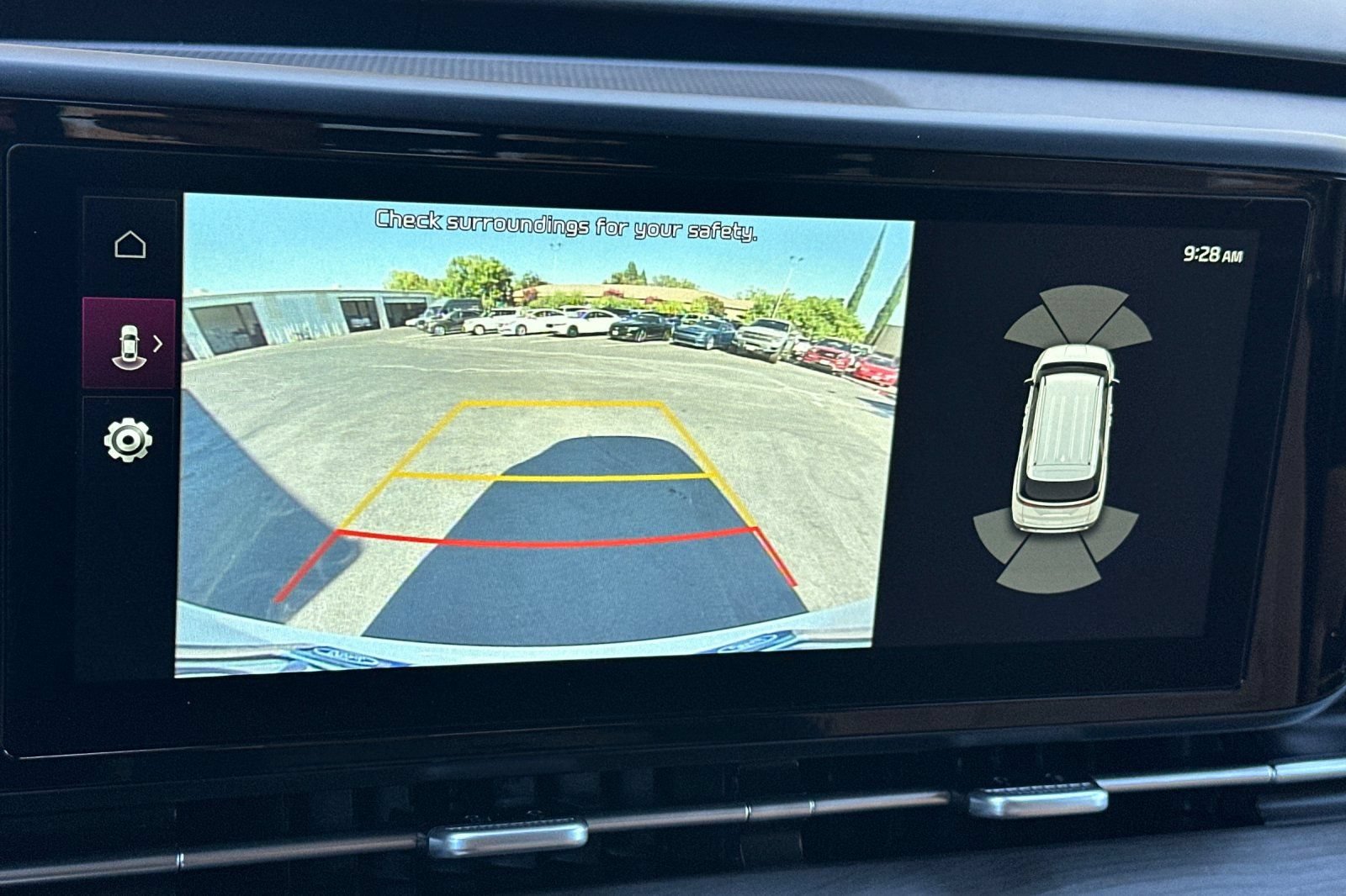 Used 2024 Kia Carnival EX FWD image 18