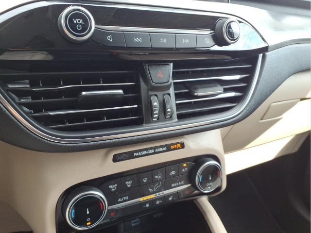 Certified 2022 Ford Escape Titanium FWD image 19