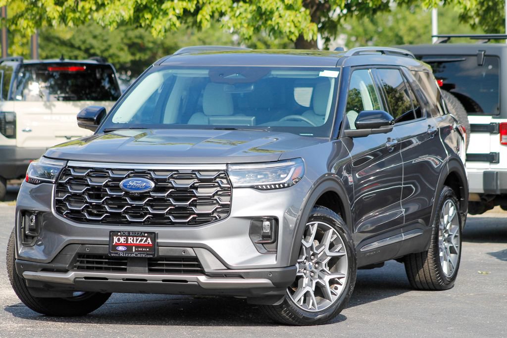 Certified 2025 Ford Explorer Platinum w/ Ultimate Package AWD/4WD image 14