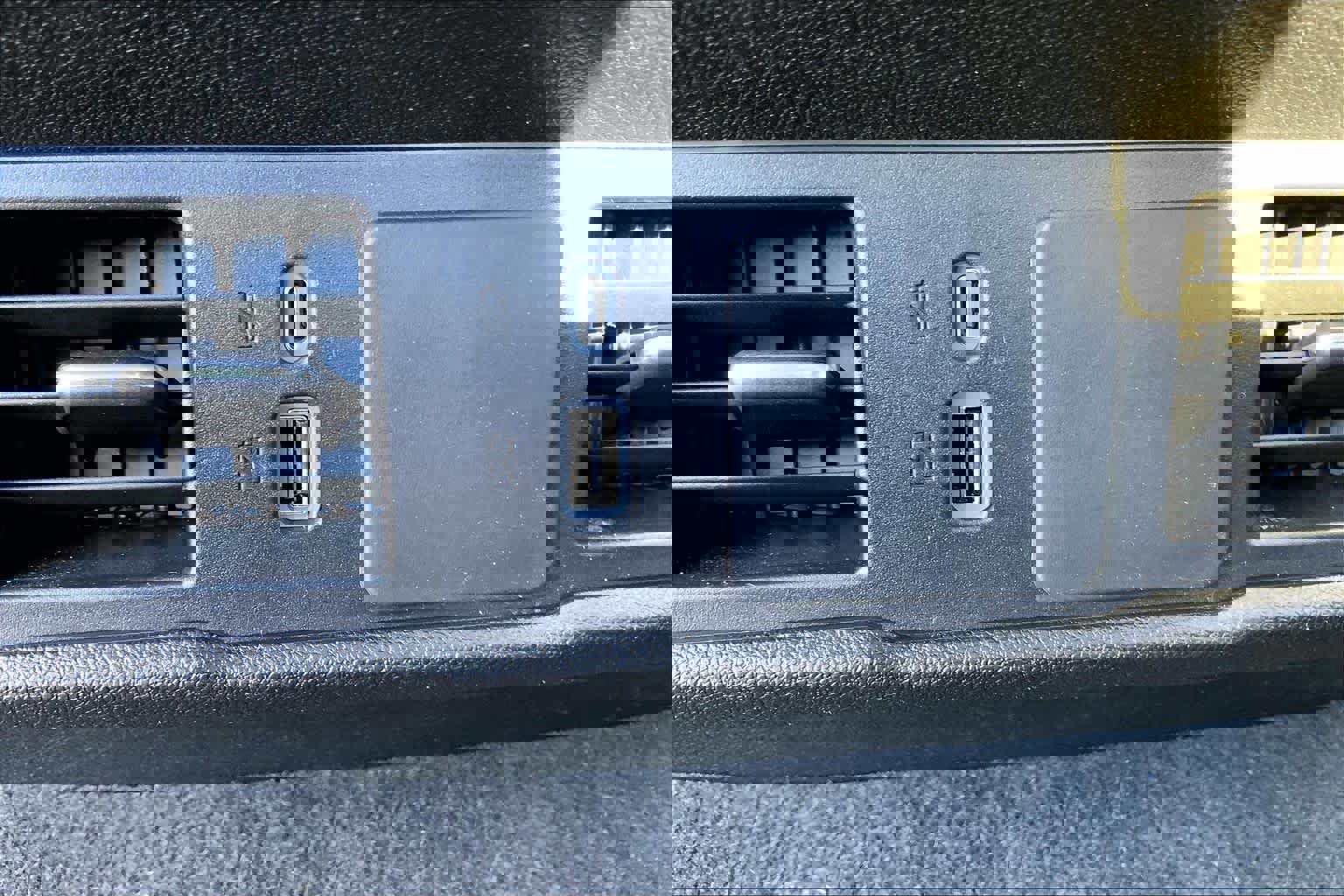 Used 2024 Chevrolet Silverado 2500 Custom w/ Custom Value Package image 31