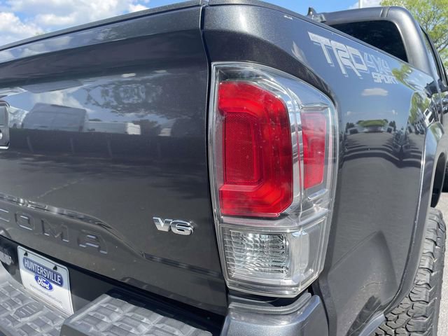 Used 2020 Toyota Tacoma TRD Sport w/ TRD Premium Sport Package AWD/4WD image 37