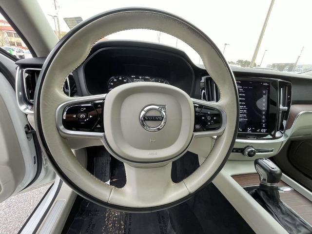 Used 2021 Volvo S60 T5 Momentum w/ Advanced Package image 18