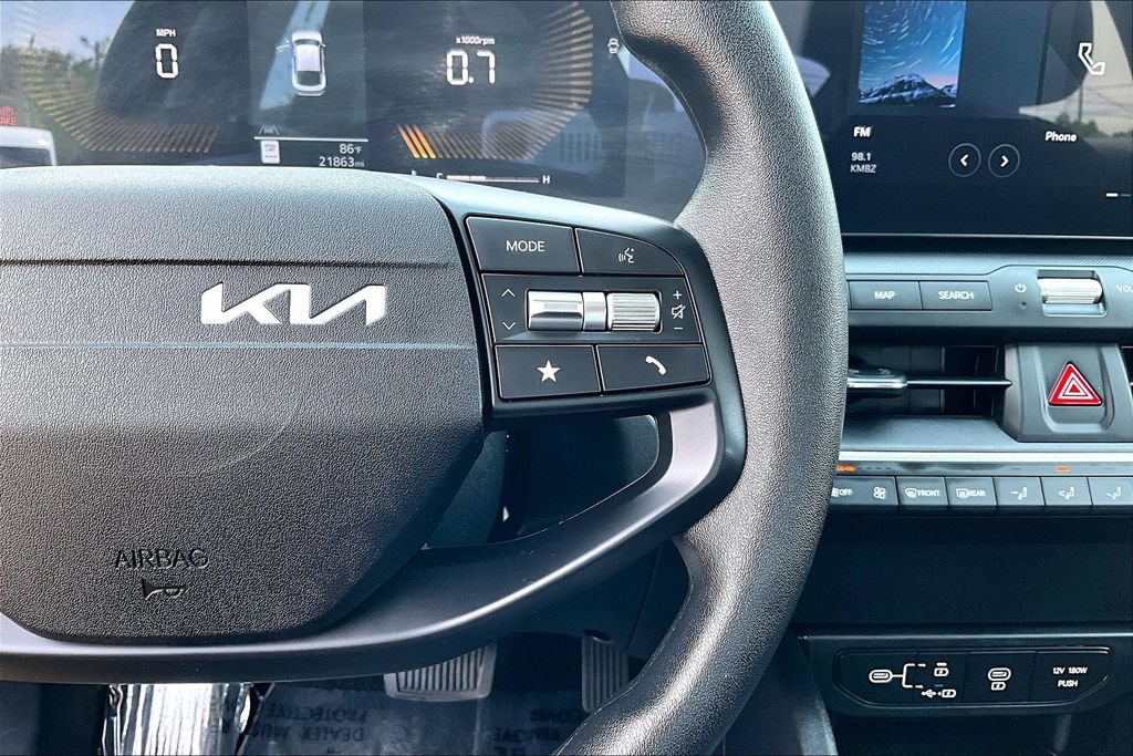 Used 2025 Kia K4 FWD image 19