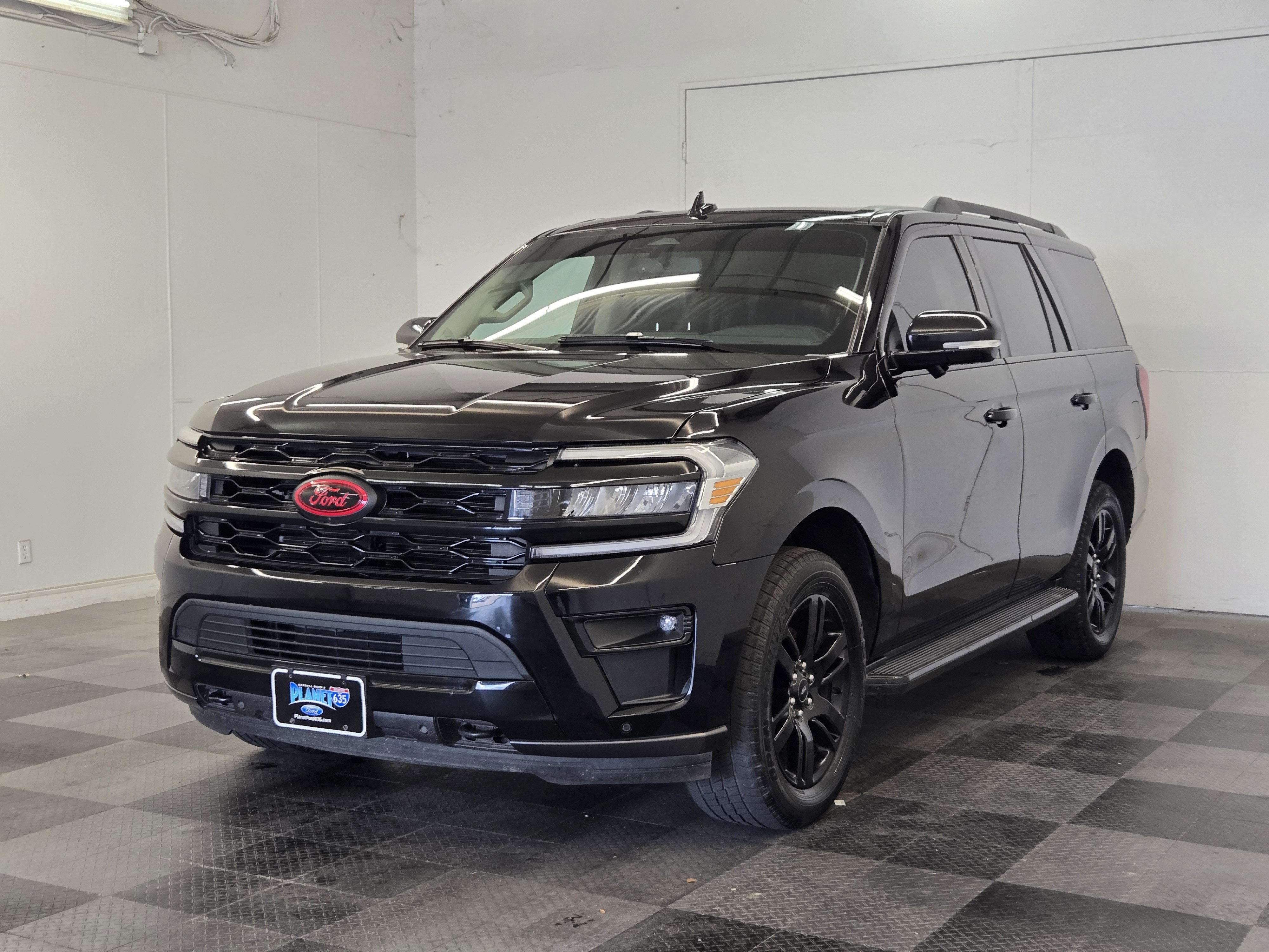Certified 2023 Ford Expedition XLT AWD/4WD image 4