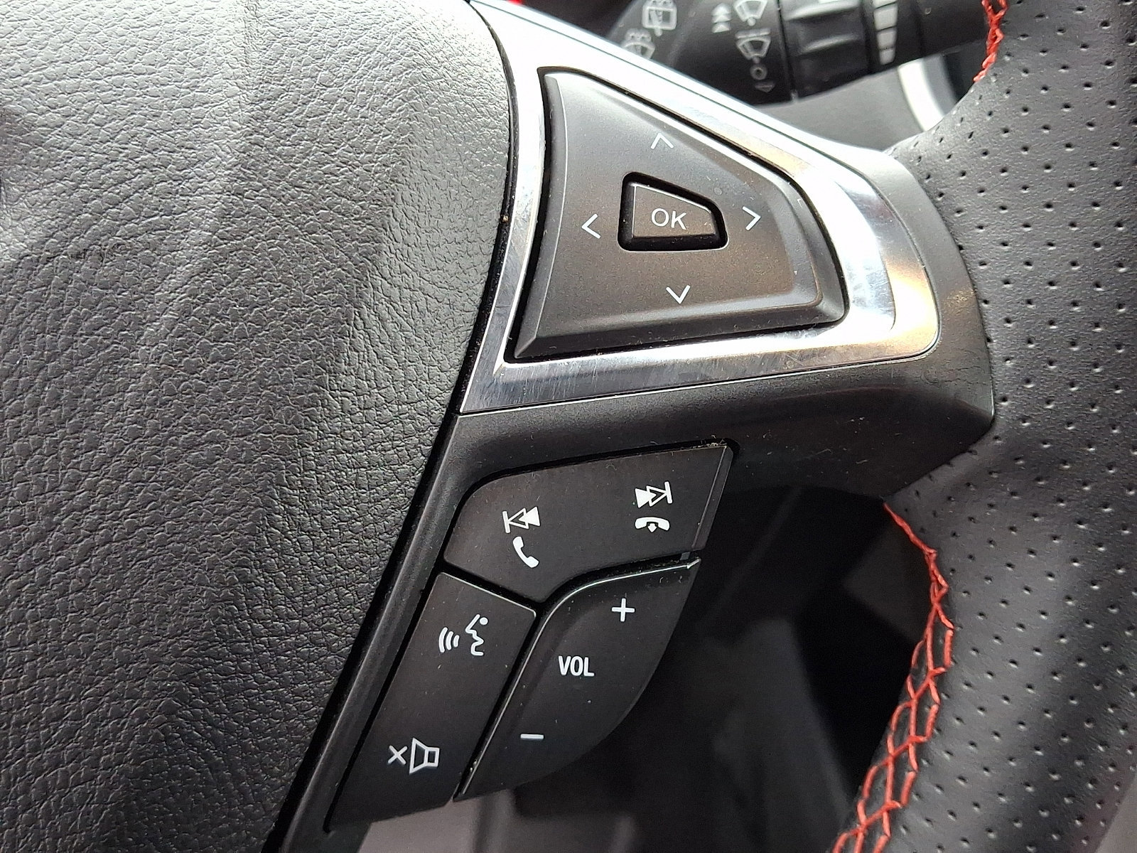 Certified 2022 Ford Edge ST-Line image 26