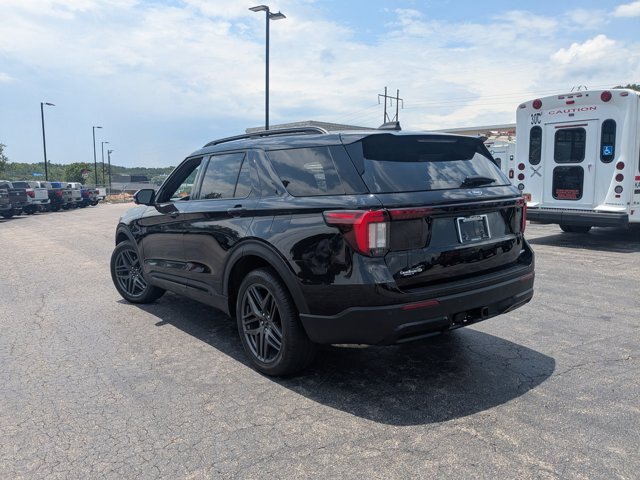 Certified 2025 Ford Explorer ST-Line w/ Premium Package AWD/4WD image 8