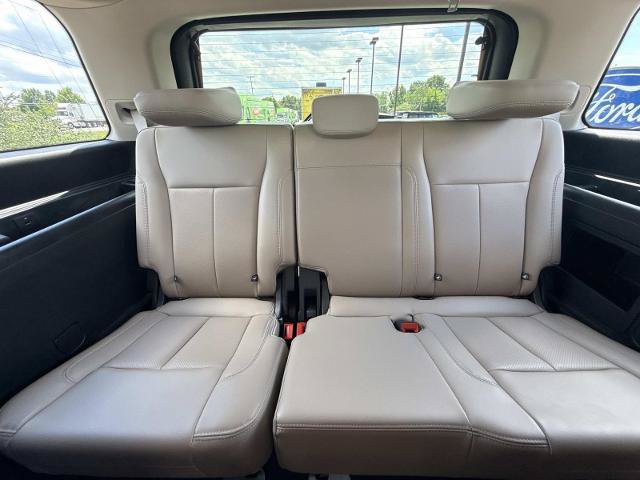 Certified 2024 Ford Expedition XLT RWD image 16