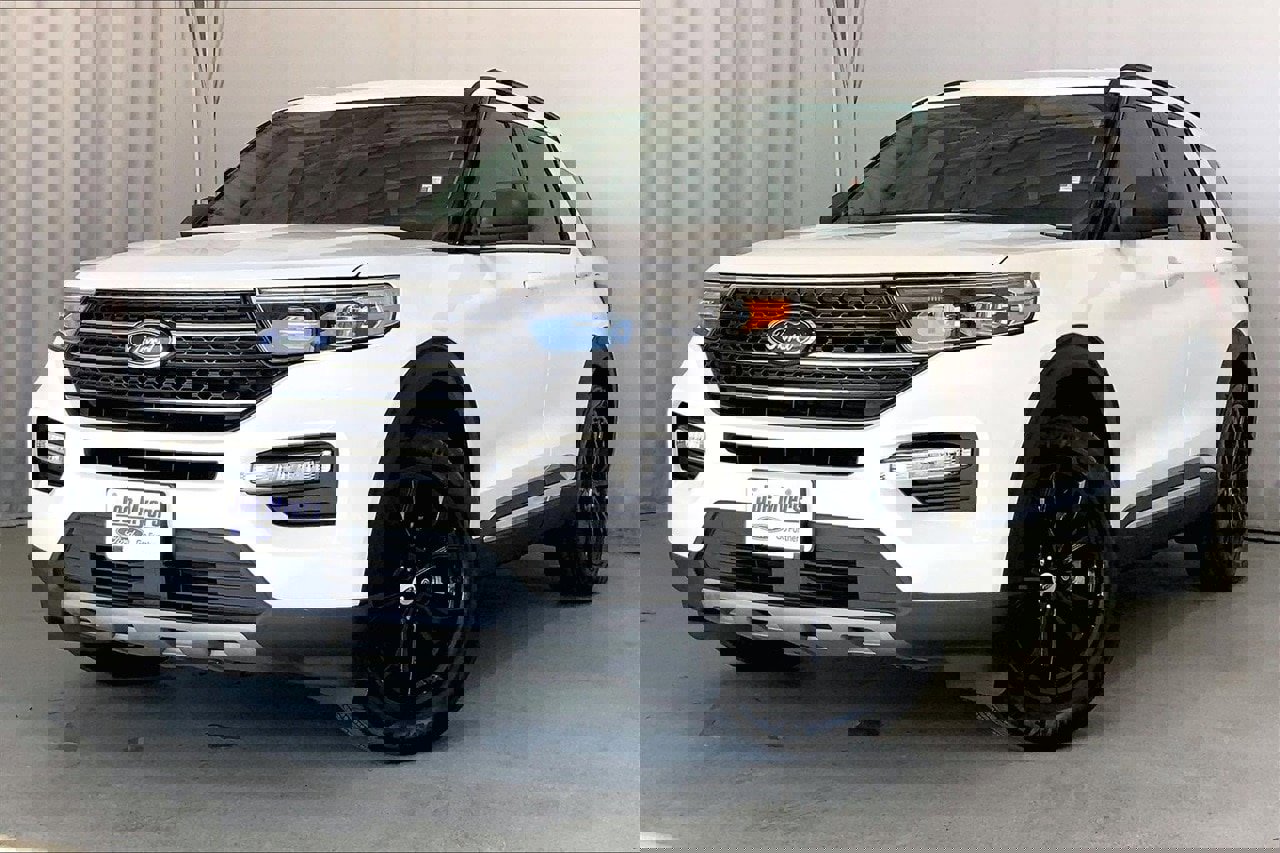 Certified 2023 Ford Explorer XLT w/ Equipment Group 202A image 12