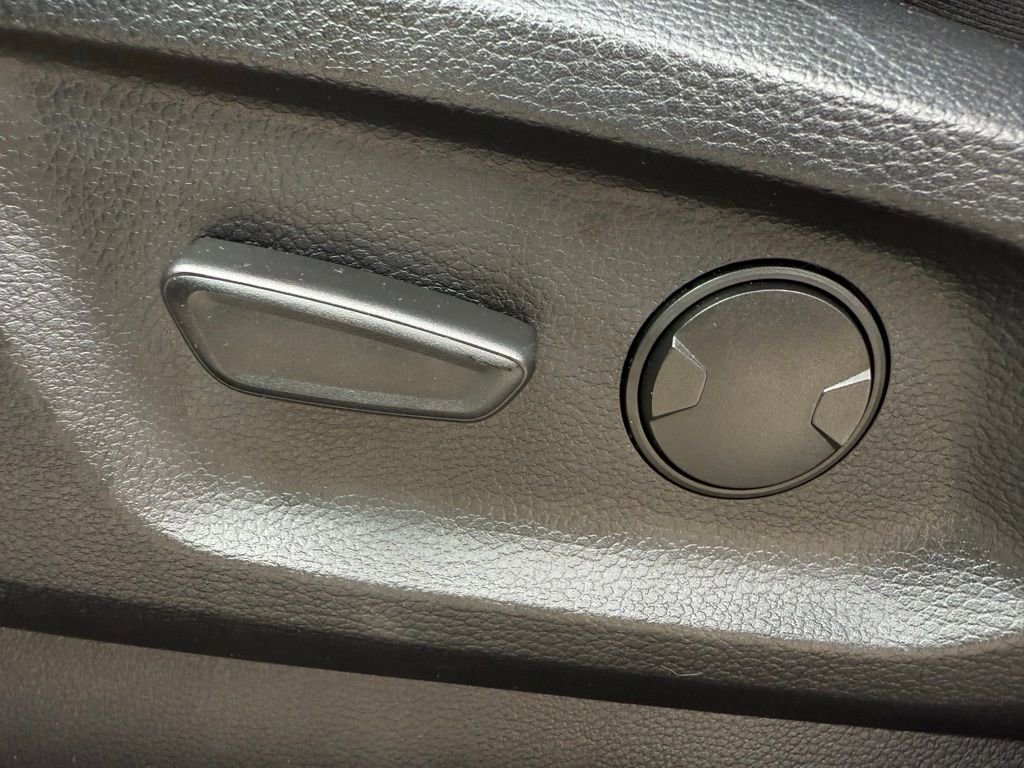 Certified 2019 Ford Ranger Lariat w/ Equipment Group 501A Mid image 18