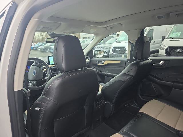 Certified 2022 Ford Escape Titanium w/ Titanium Elite Package image 27