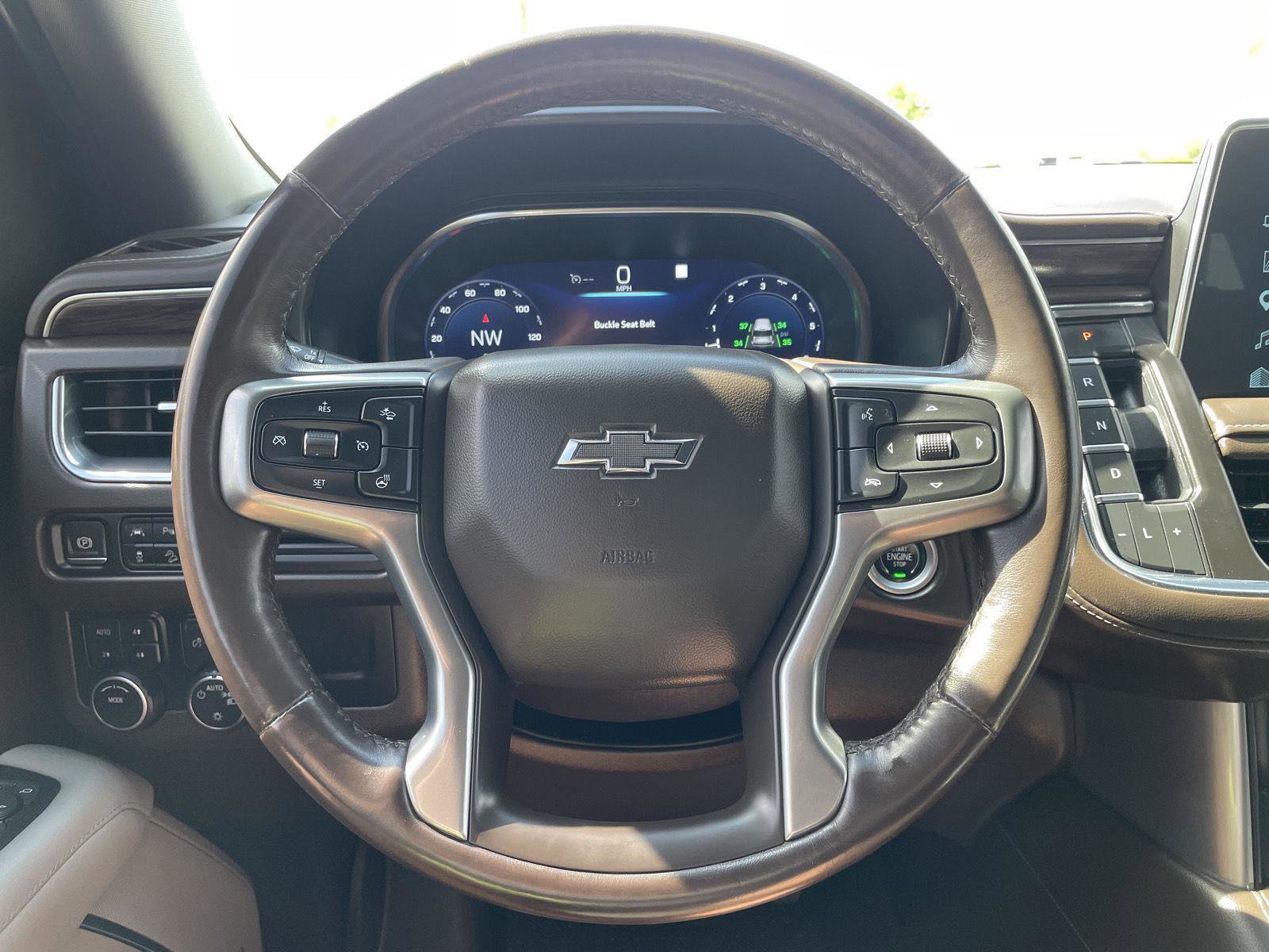 Used 2023 Chevrolet Suburban Z71 w/ Luxury Package AWD/4WD image 12