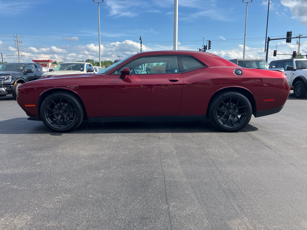 Used 2018 Dodge Challenger SXT Plus RWD image 4