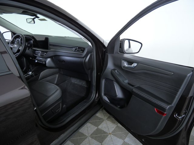 Certified 2023 Ford Escape Active w/ Tech Pack #2 AWD/4WD image 9