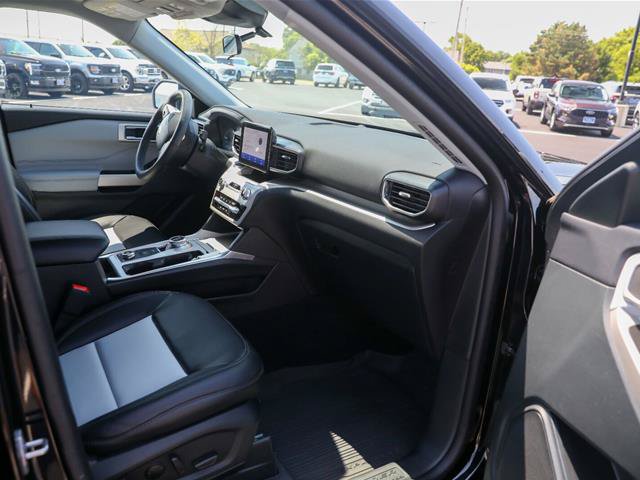 Certified 2024 Ford Explorer XLT w/ Equipment Group 202A AWD/4WD image 33