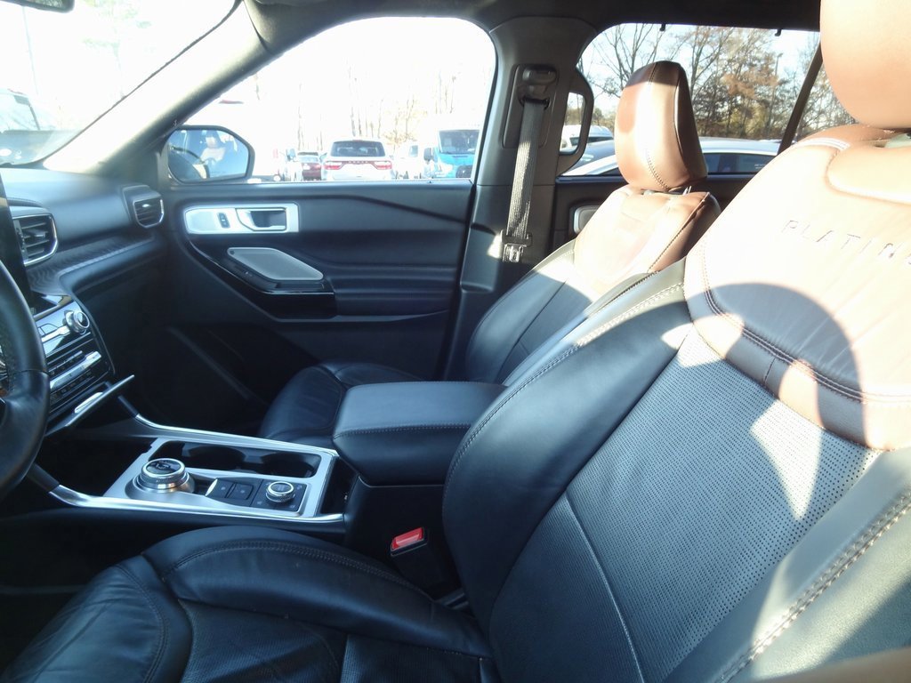 Certified 2022 Ford Explorer Platinum w/ Equipment Group 601A image 9