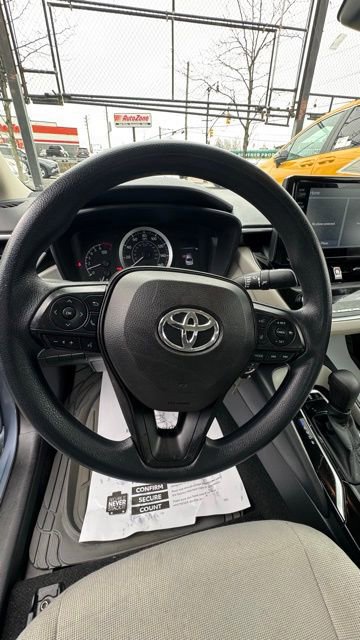 Used 2022 Toyota Corolla LE image 18