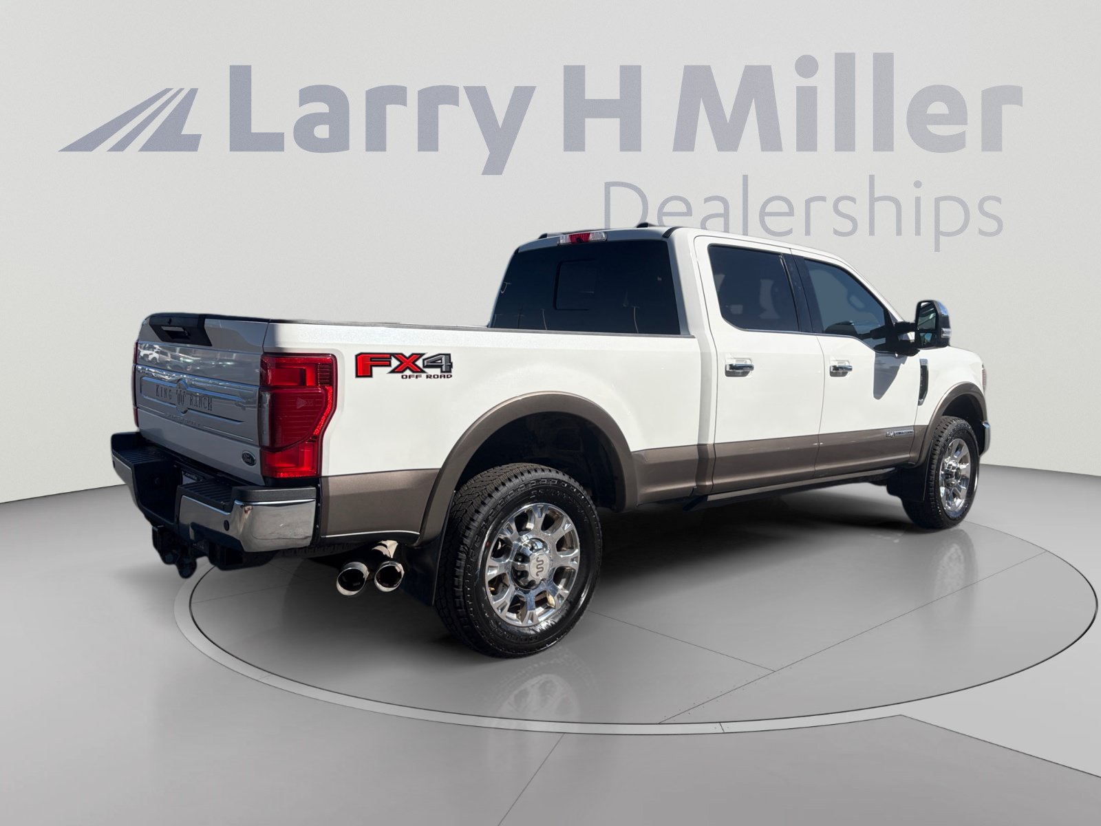 Certified 2022 Ford F350 King Ranch w/ King Ranch Ultimate Package AWD/4WD image 5