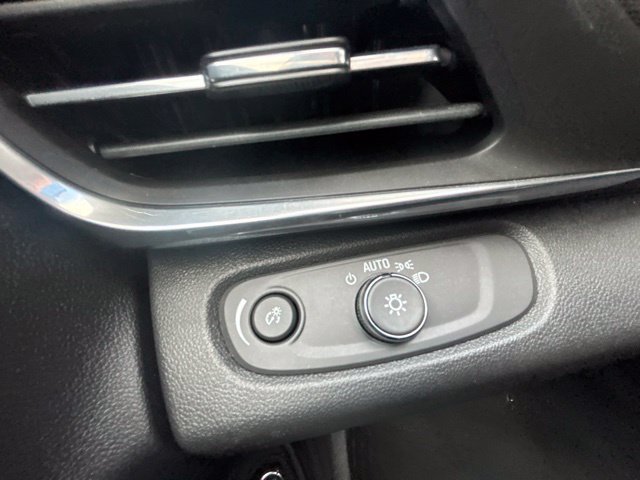 Used 2024 Buick Envista Preferred w/ Convenience II Package FWD image 37