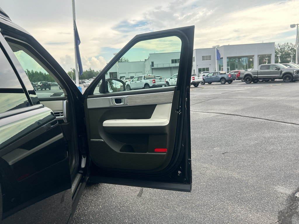 Used 2024 Hyundai Santa Fe Calligraphy FWD image 22
