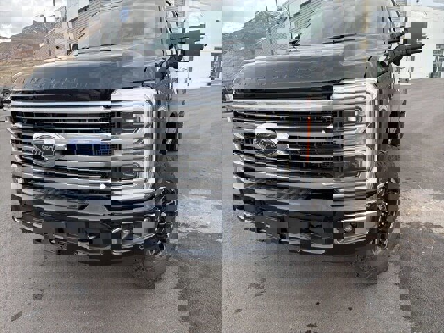 Certified 2025 Ford F350 Platinum w/ Platinum Plus Package image 9