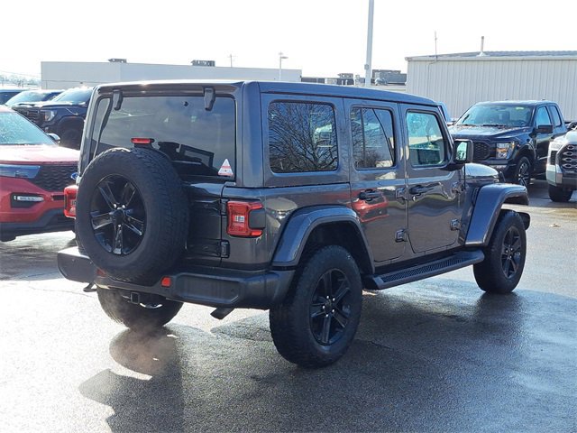 Used 2022 Jeep Wrangler Unlimited Sahara image 5