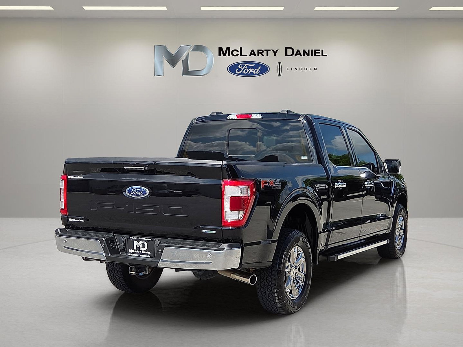 Certified 2023 Ford F150 Lariat w/ FX4 Off-Road Package AWD/4WD image 5