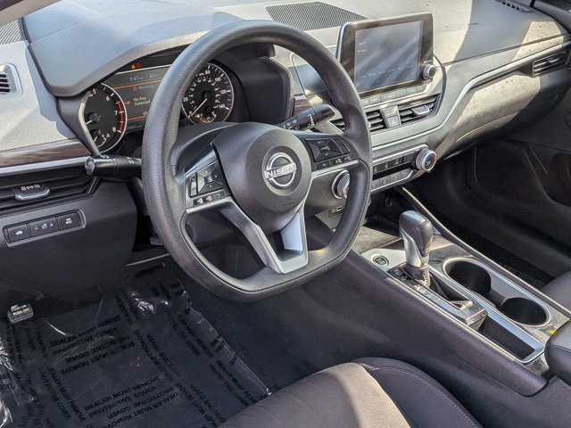Used 2024 Nissan Altima 2.5 SV FWD image 12