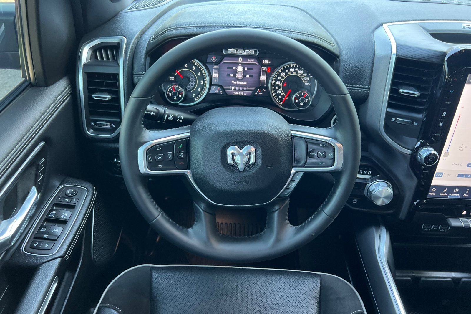 Used 2023 RAM 1500 Laramie RWD image 15