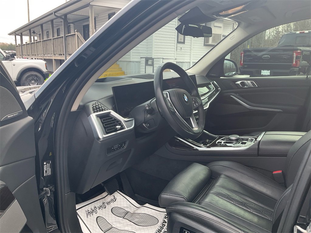 Used 2023 BMW X7 xDrive40i w/ Premium Package image 13