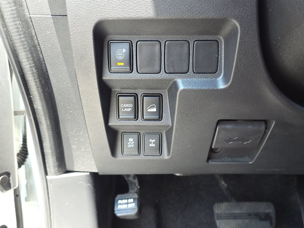 Used 2022 Nissan Frontier PRO-4X w/ Technology Package AWD/4WD image 23